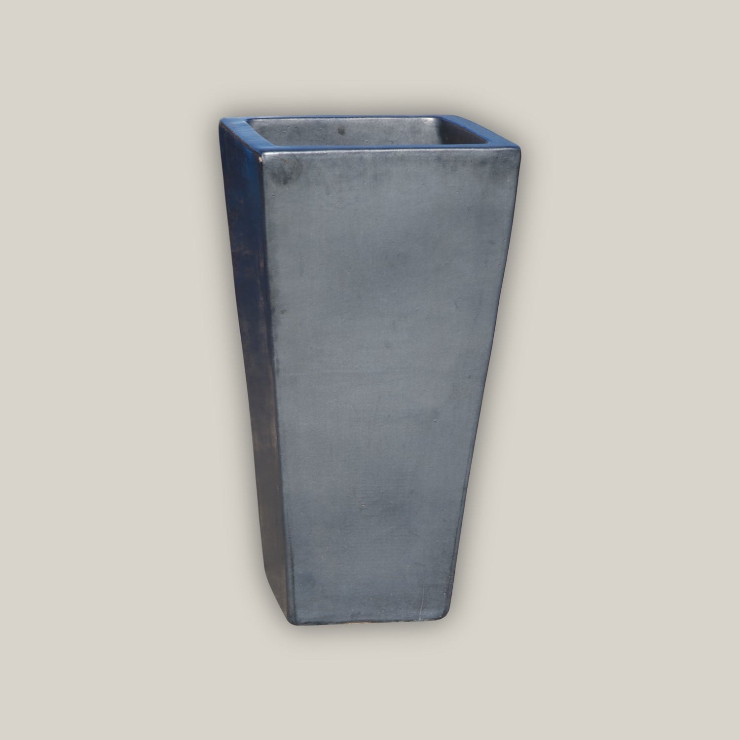 6018H33 - Matte Black Square Wedge Planter