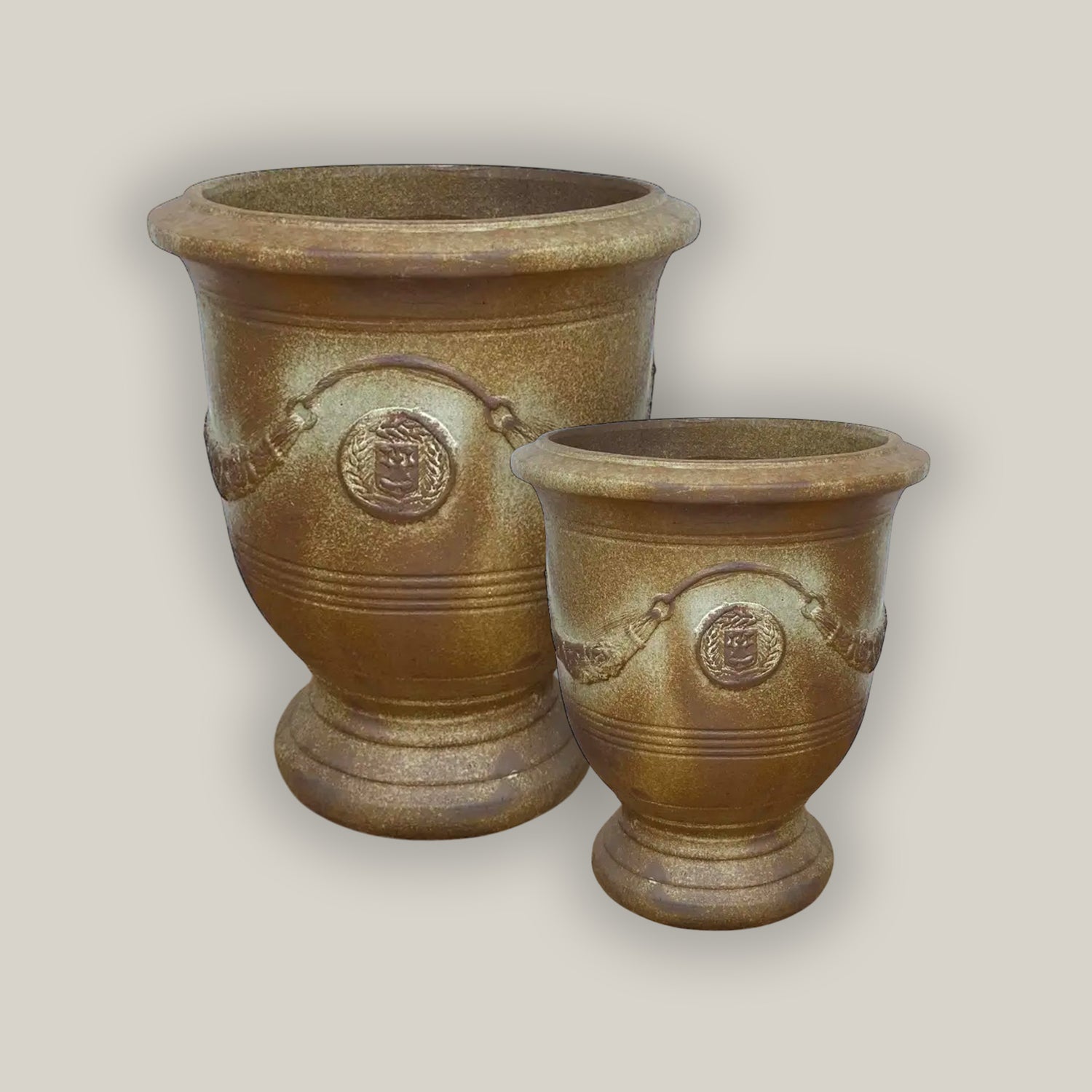 3017L99 - Medallion Ceramic Urn Planter