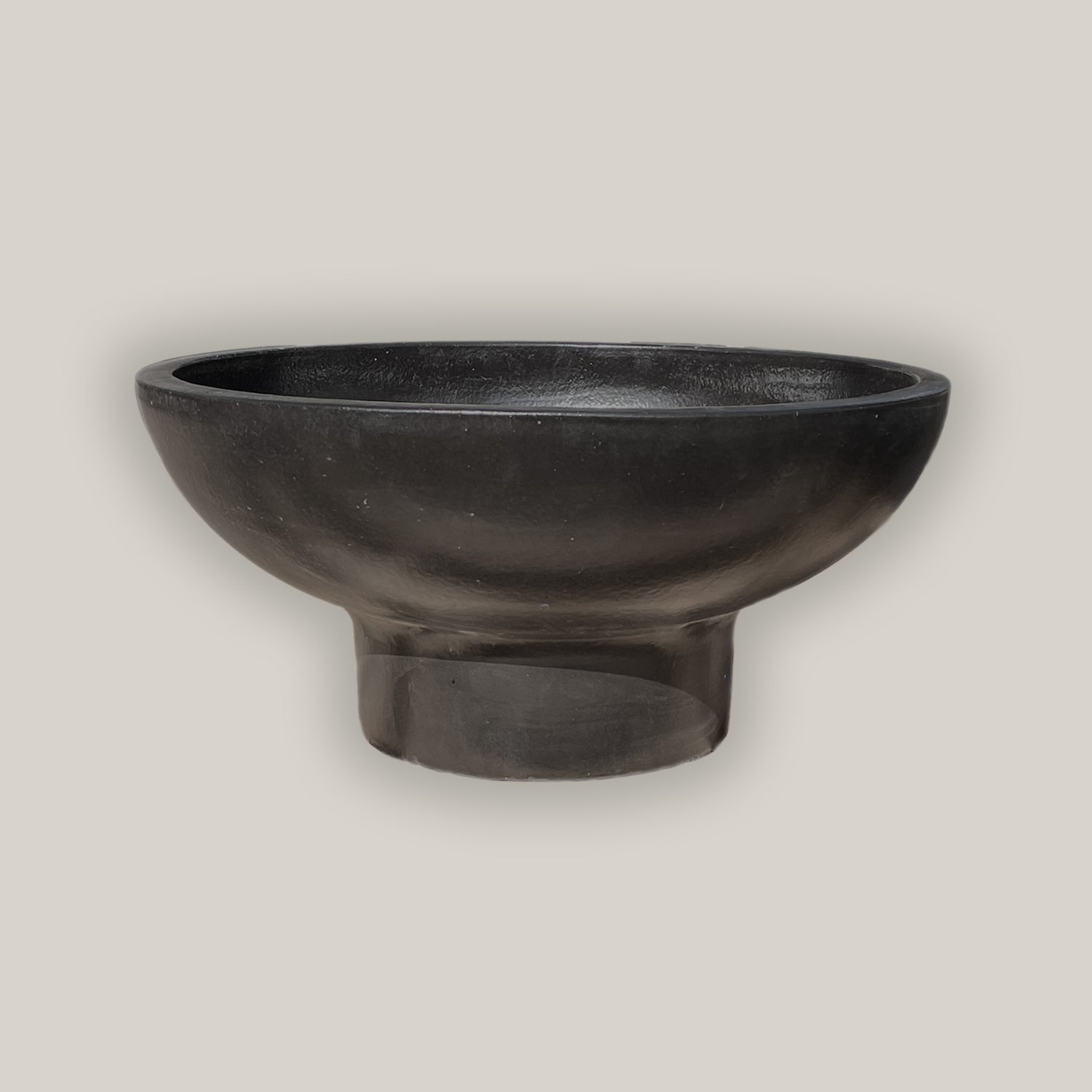 3064L1 - Matte Black Short Contemporary Ceramic Planter