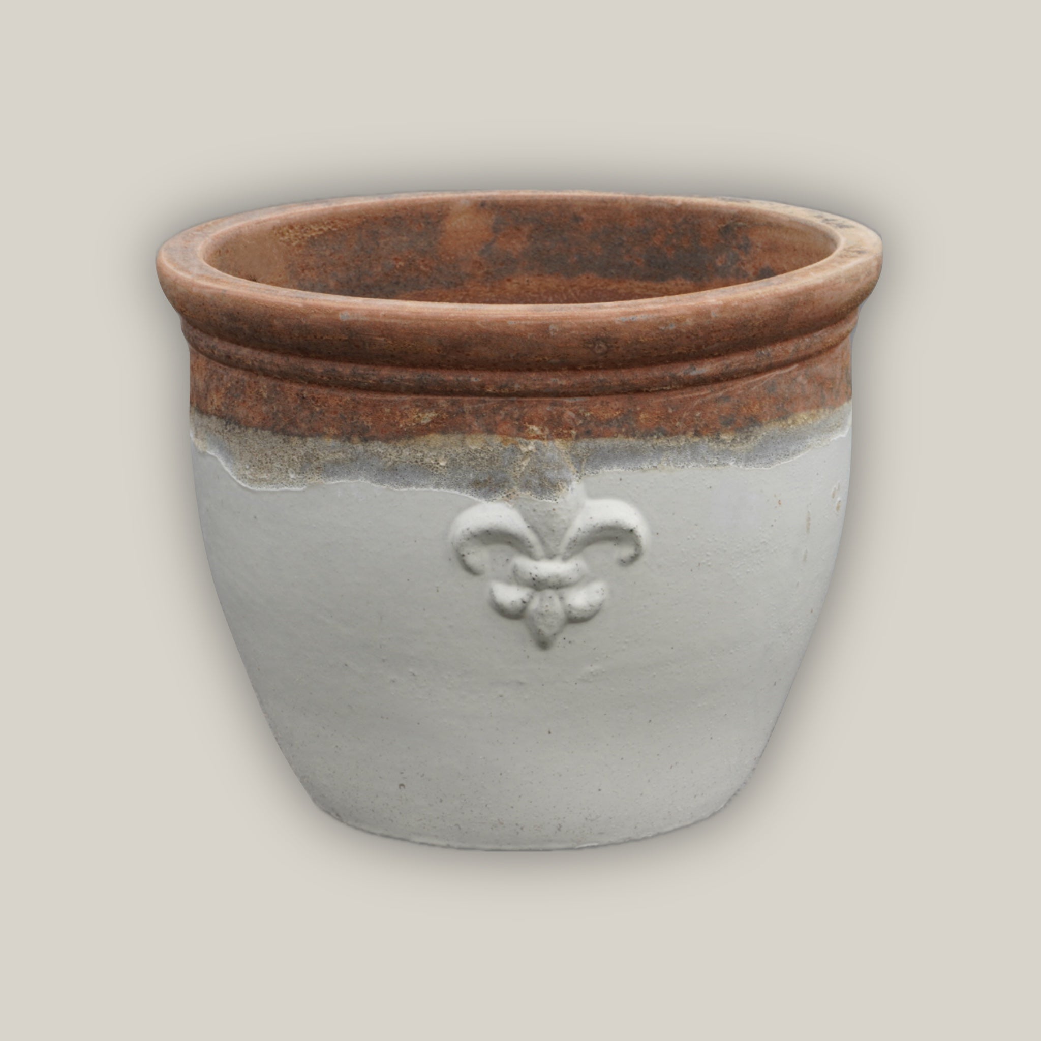 Angkor white fleur de lis planter with double rim