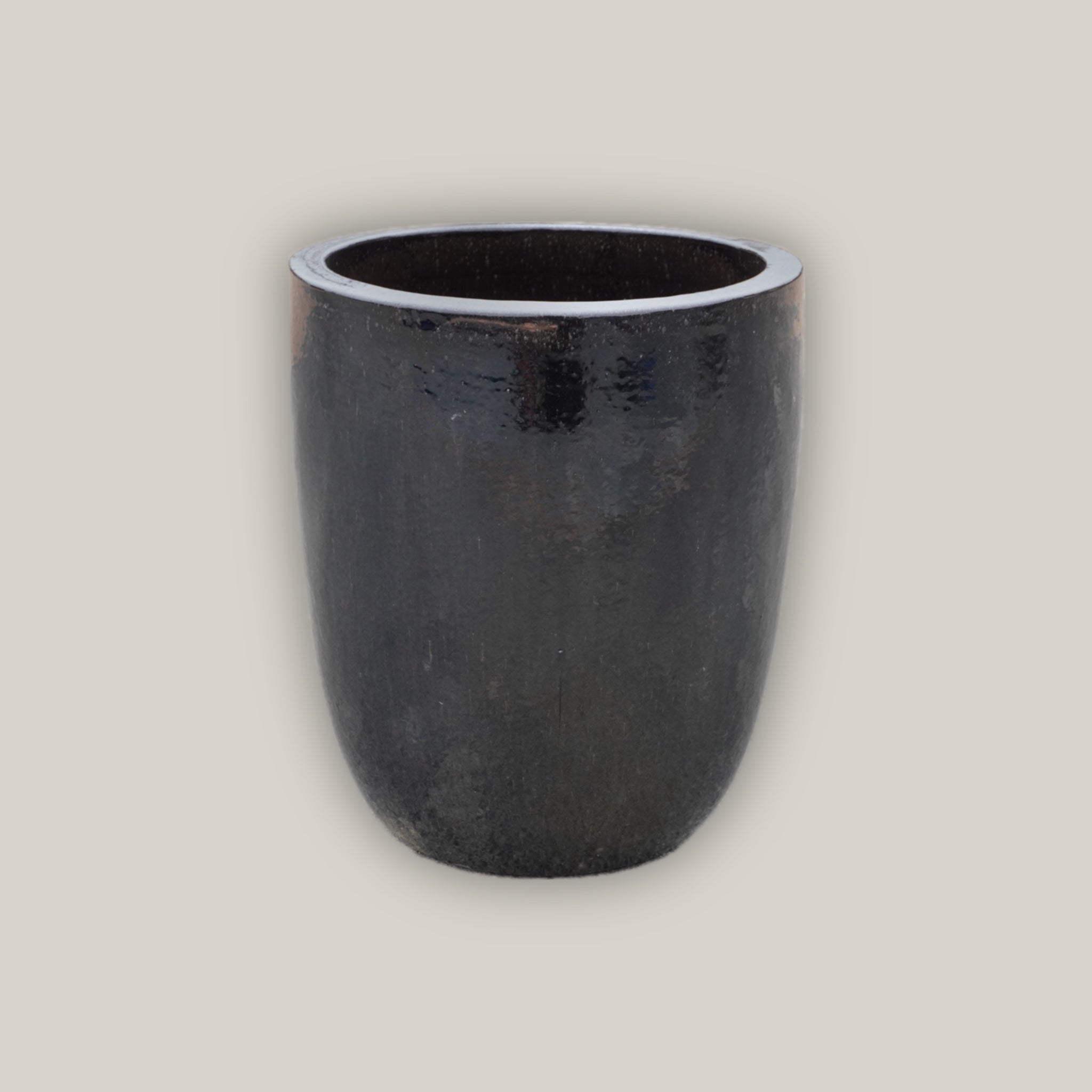 Black tall tapered U planter