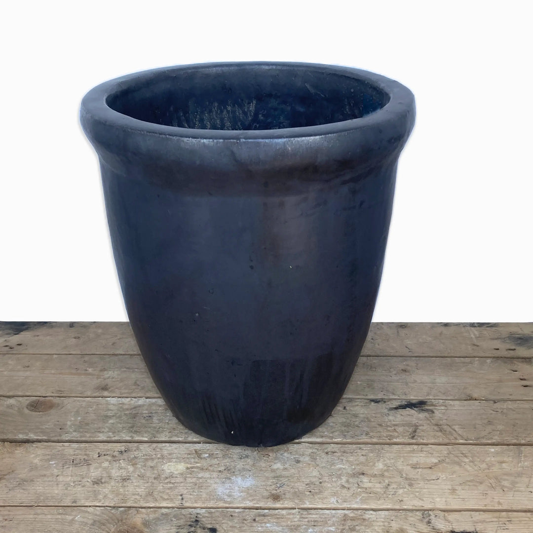 Matte Black Cana Pot