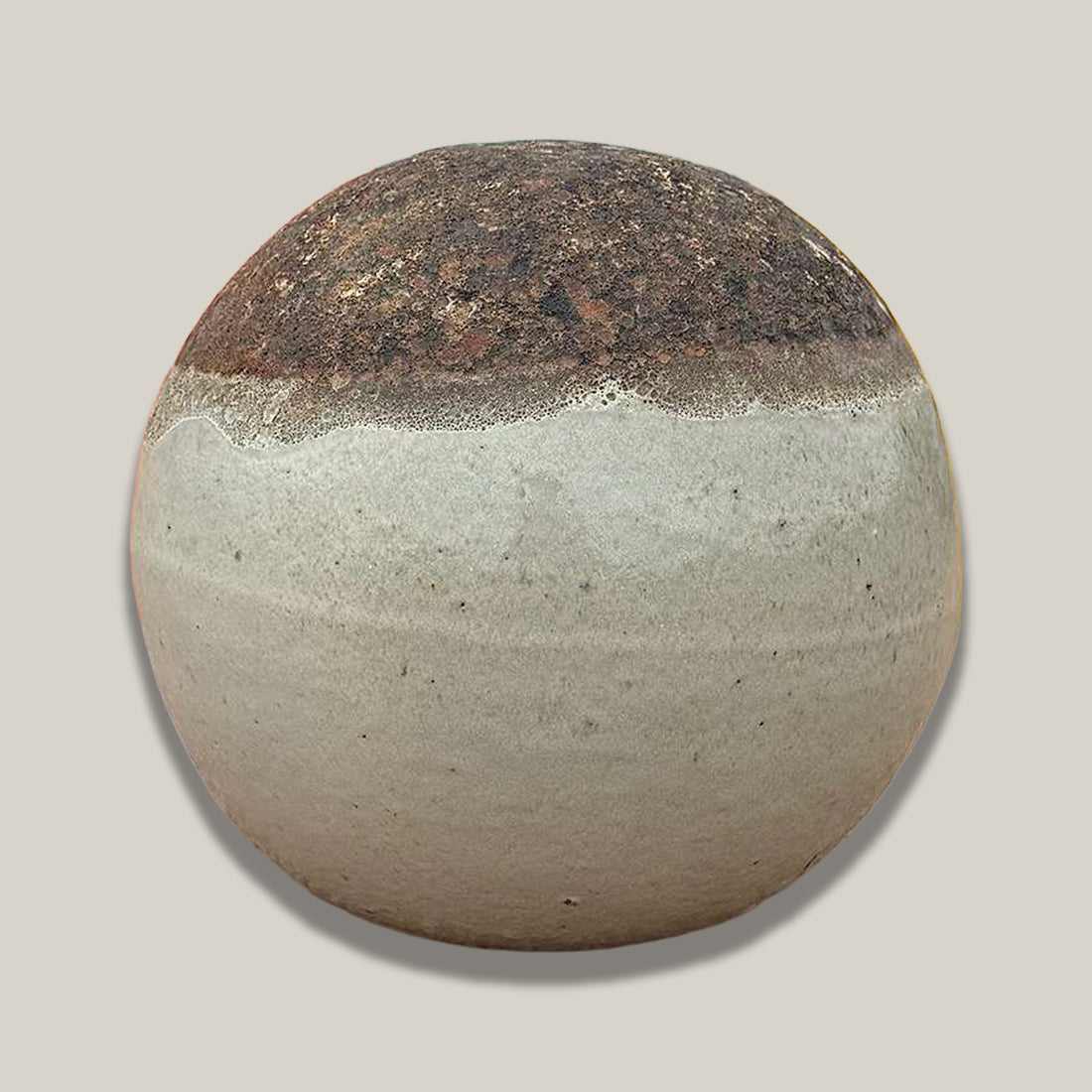 5012S73 - Angkor/White Ceramic Garden Sphere