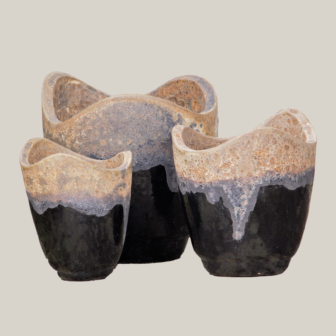 Angkor/Black Wavy Rim Ceramic Planter