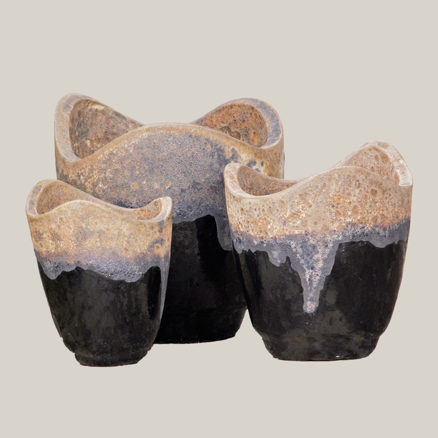 Angkor/Black Wavy Rim Ceramic Planter