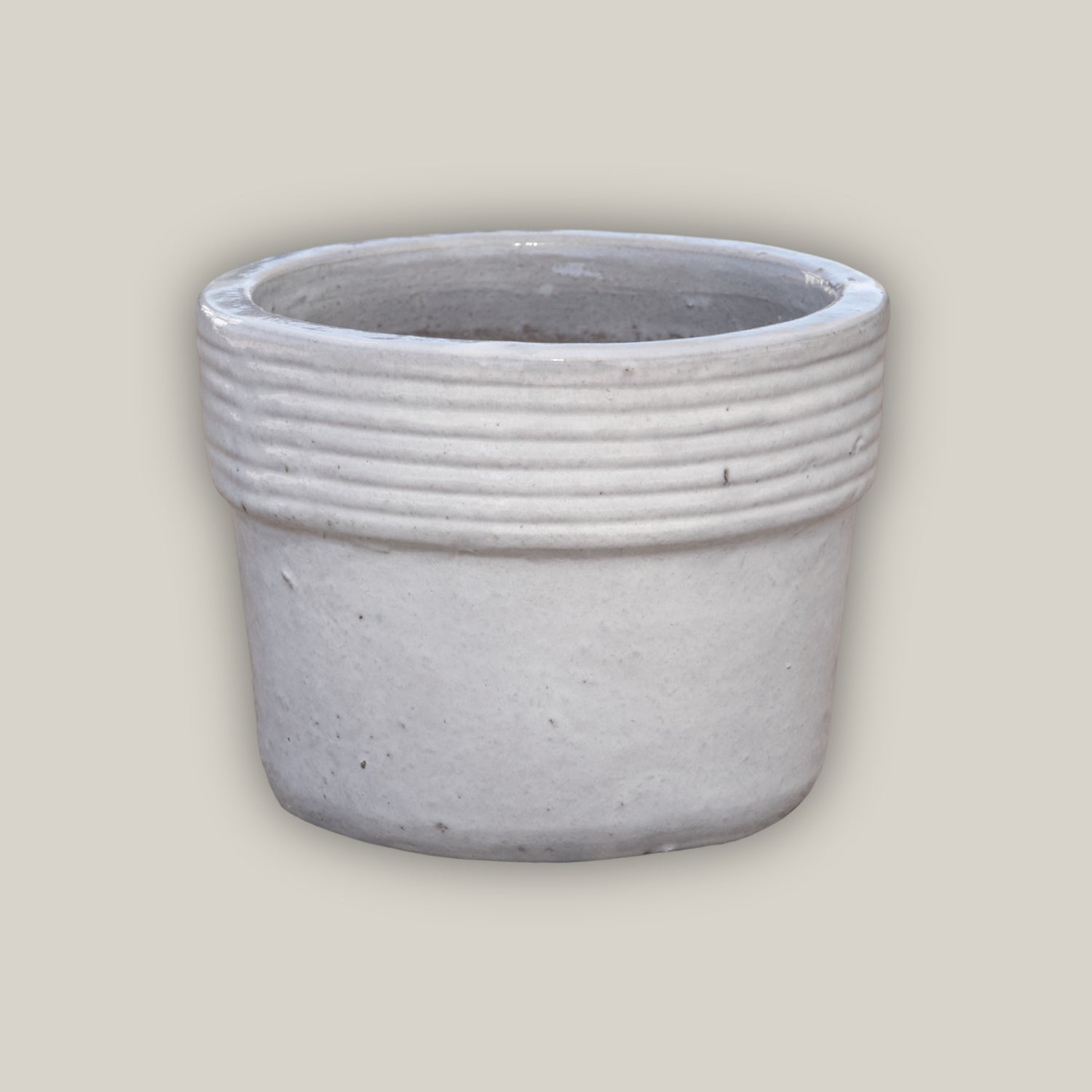 9086C16 - White Lined Rim Round Ceramic Planter