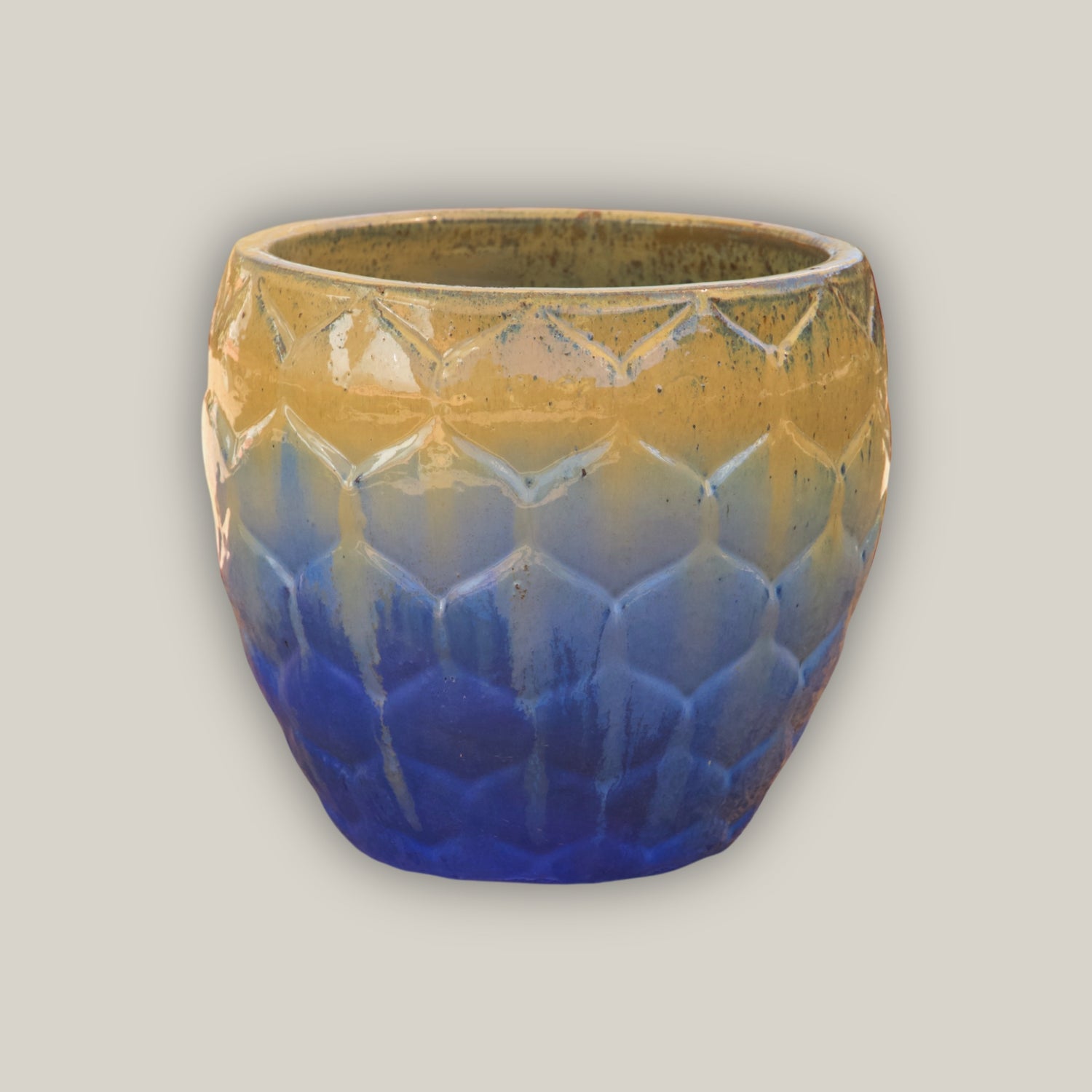 9989P33 - Cream/Blue Round Artichoke Ceramic Planter