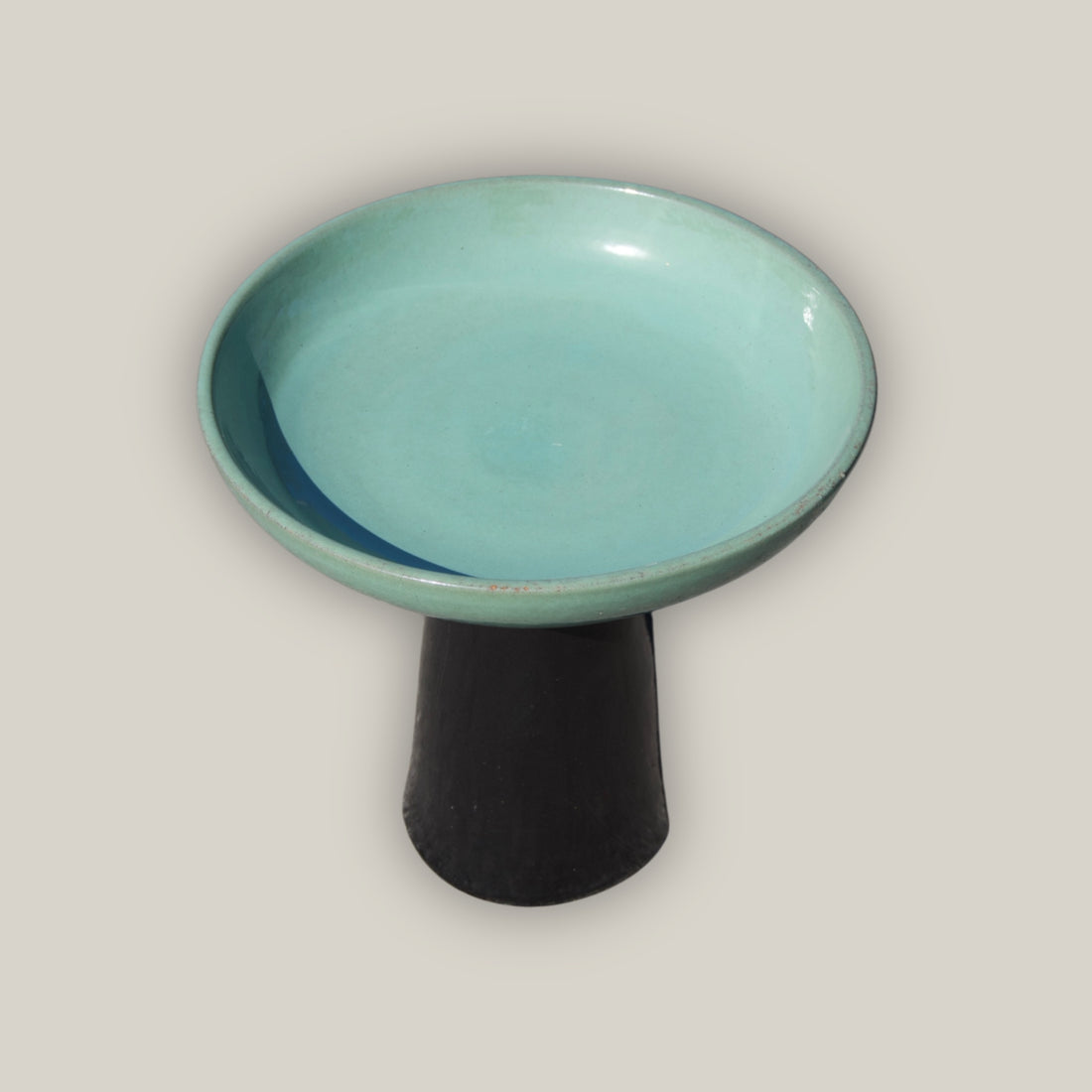 3106L16 - Ceramic Bird Bath - Green Cream Top & Black Stand