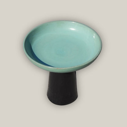 3106L16 - Ceramic Bird Bath - Green Cream Top &amp; Black Stand