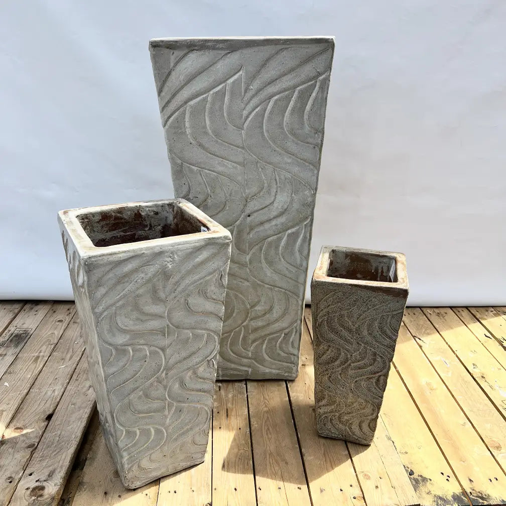 9068P75 - Tuscany Blue Wavy Line Wedge Pot