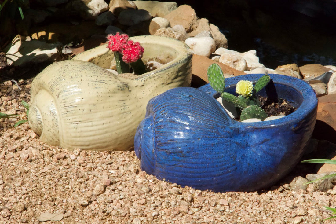 5229N8FS- Small Seashell Ceramic Planter - FREE SHIPPING