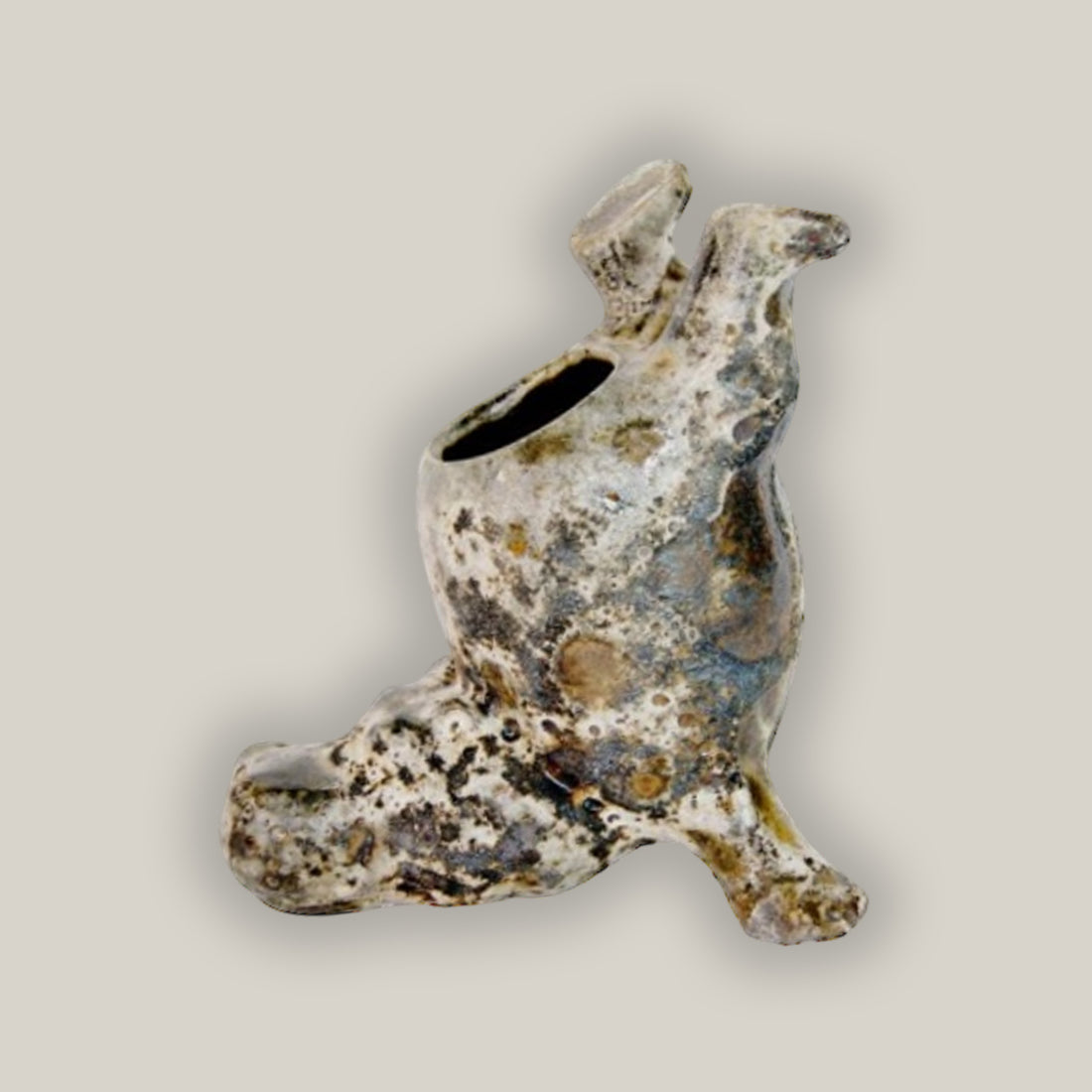 607R29 - Relic Rust Faceplant Hippo Planter