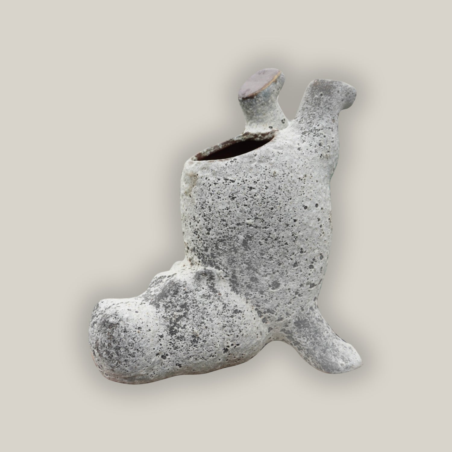 607R9 - Atlantis White Faceplant Hippo Planter