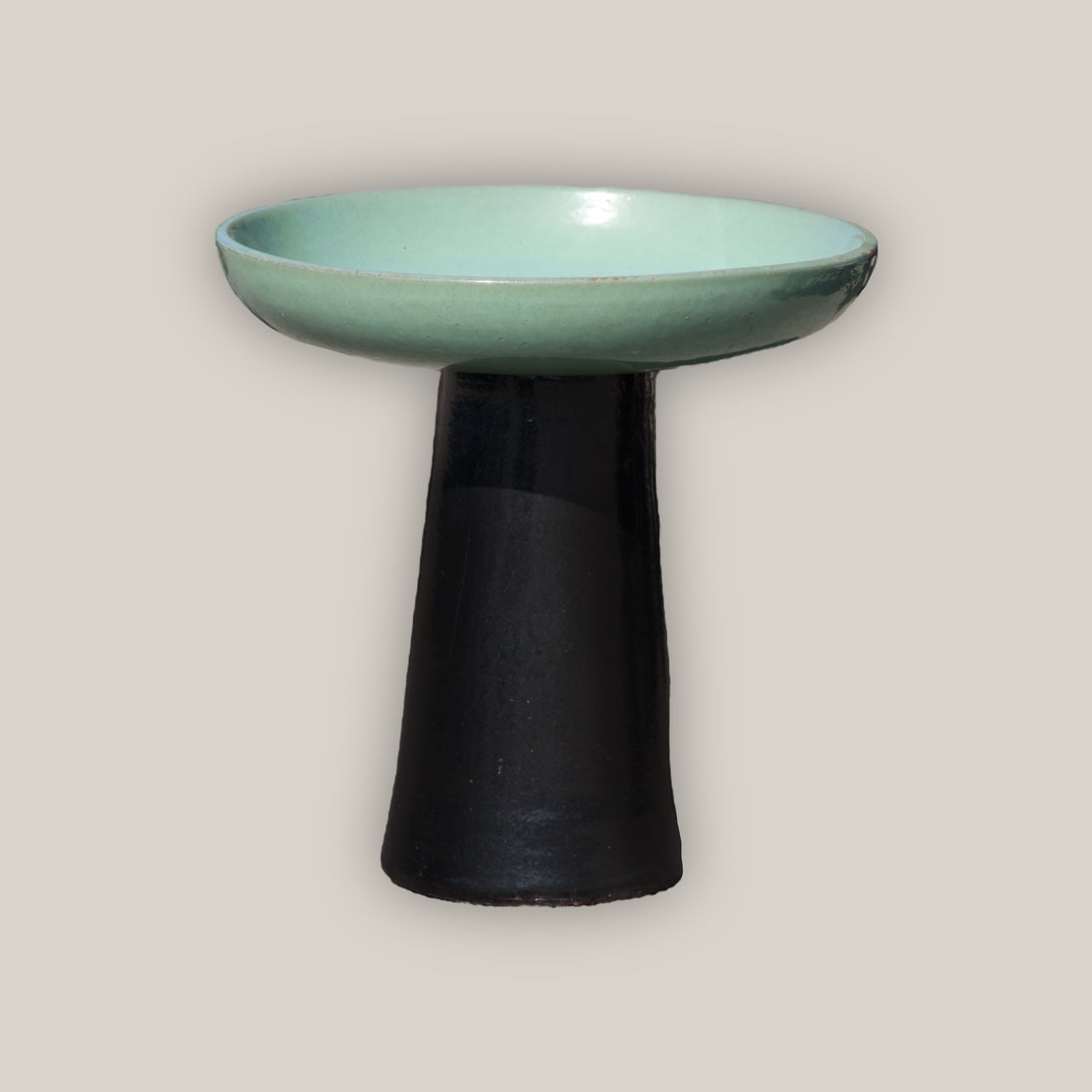 3106L16 - Ceramic Bird Bath - Green Cream Top & Black Stand