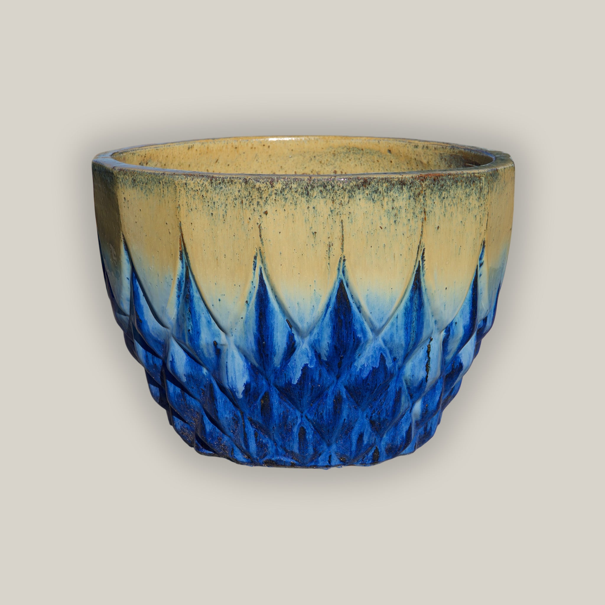 9996P33 - Cream/ Blue Ceramic Pineapple Bowl