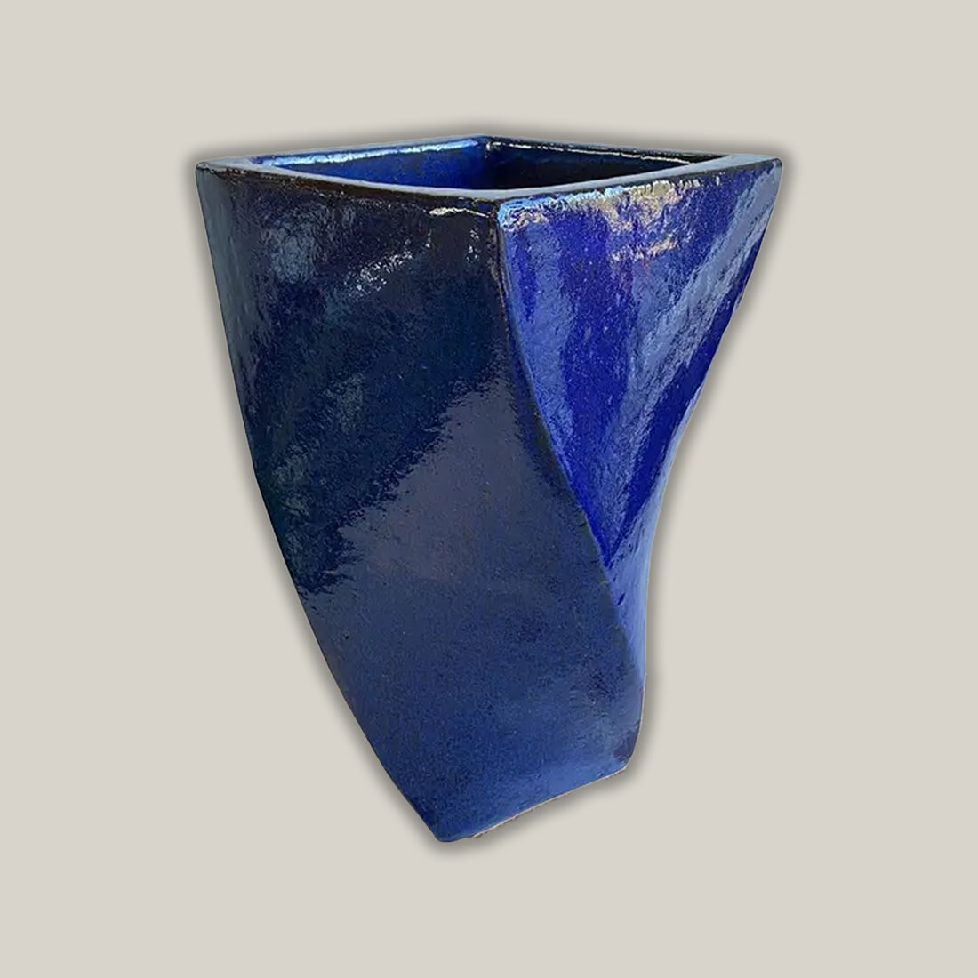 8086N8 - Blue Twisted Ceramic Pot