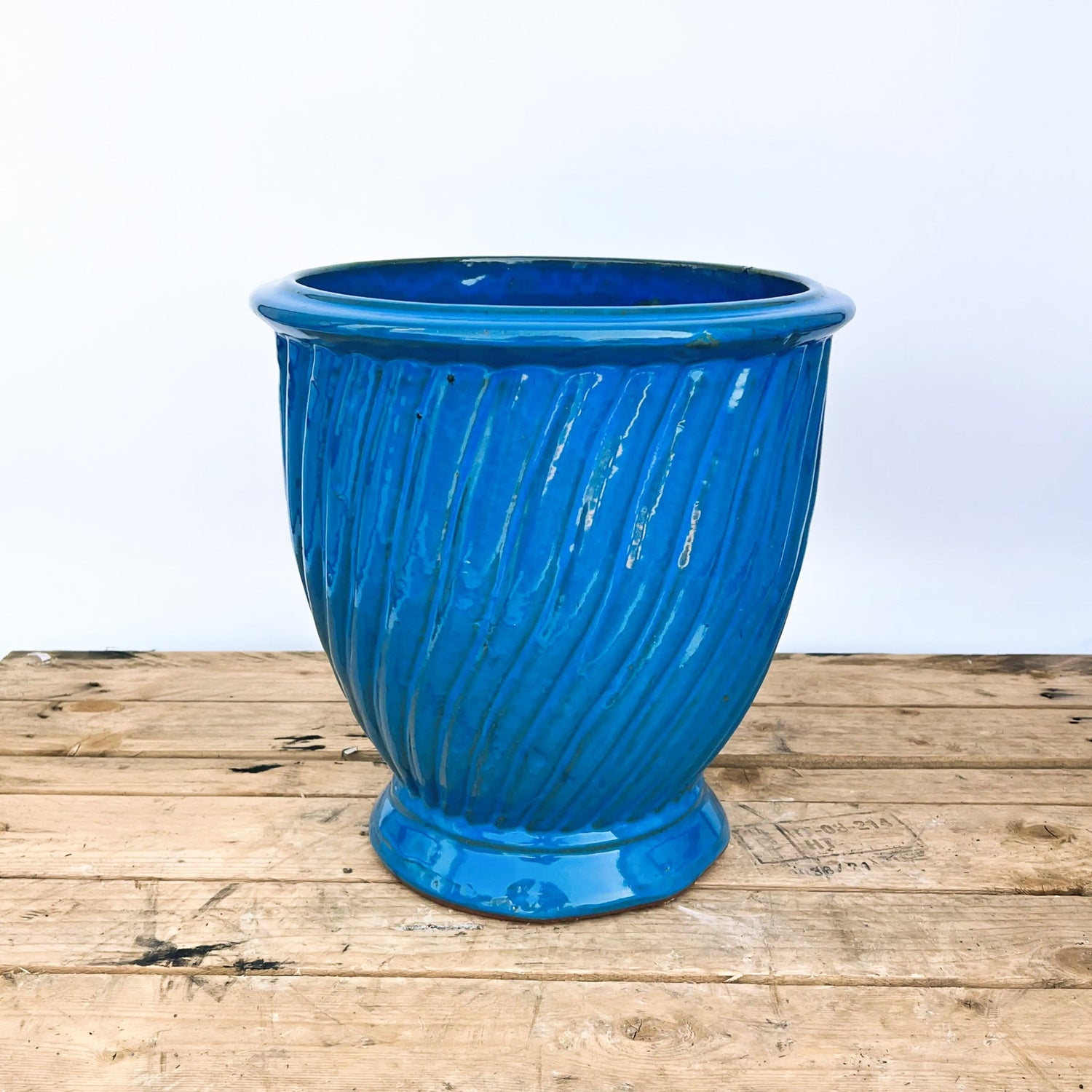 Ceramic Ridged Urn | Ten Thousand Pots