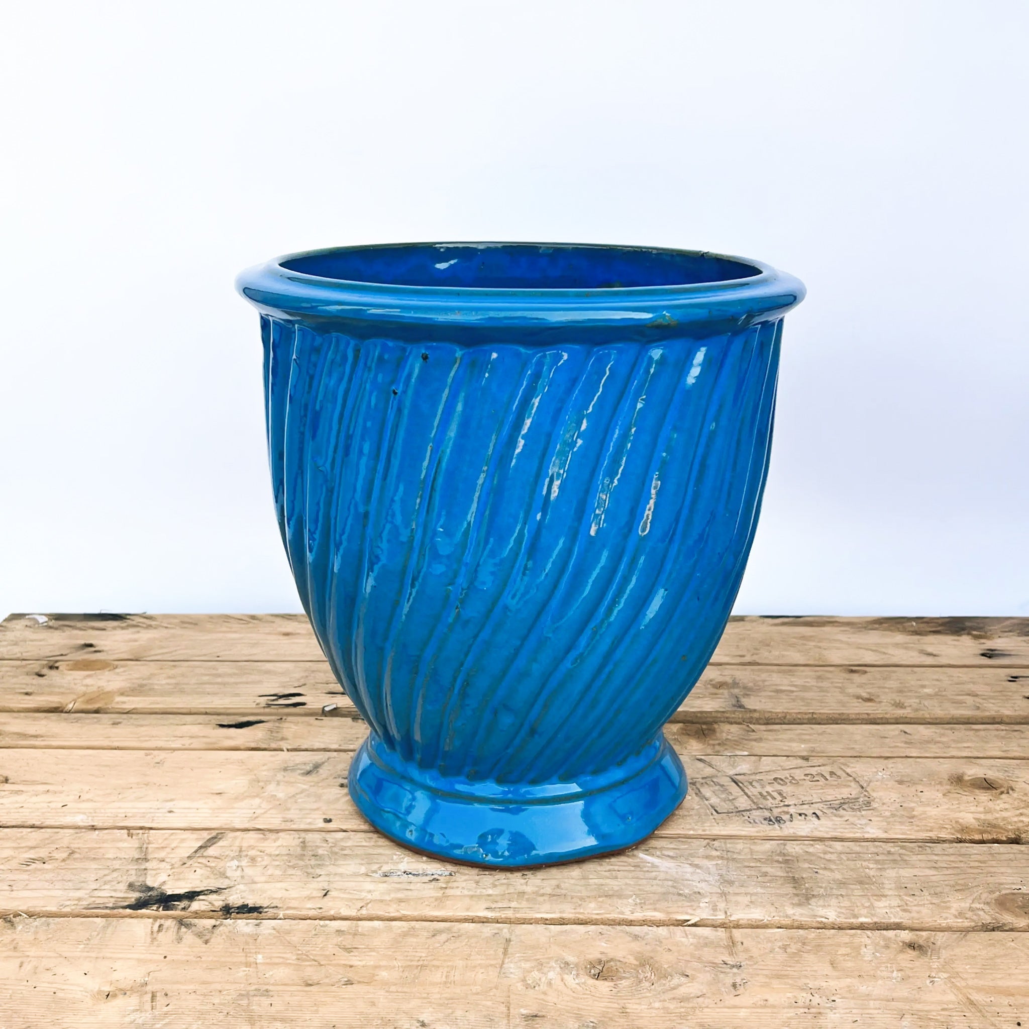 Ceramic Ridged Urn | Ten Thousand Pots