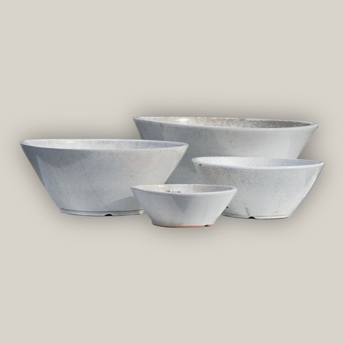 372L4 - White Low Wide Planter