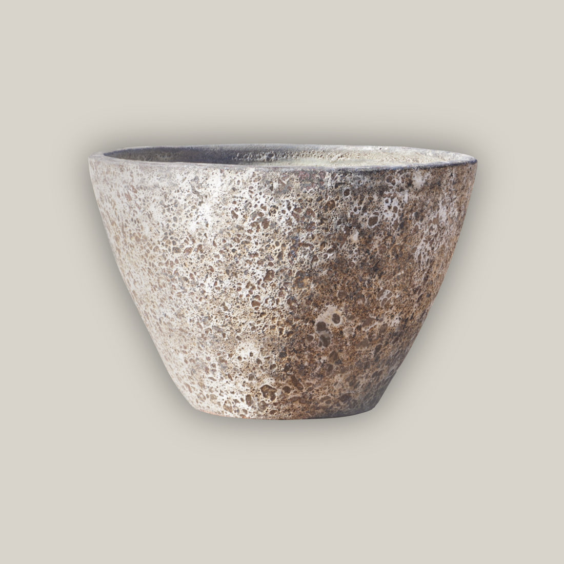 602R29 - Relic Rust Rustic Low Cone Ceramic Planter