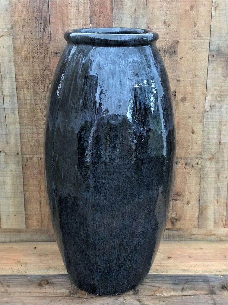 Snow Black Ceramic Toggle Pot with Lip | Ten Thousand Pots